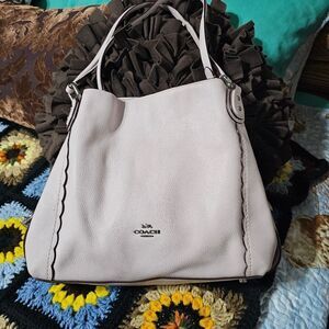 Edie Shoulder Bag 31 With Scalloped Detail in Light Pink Pebbled Leather Purse